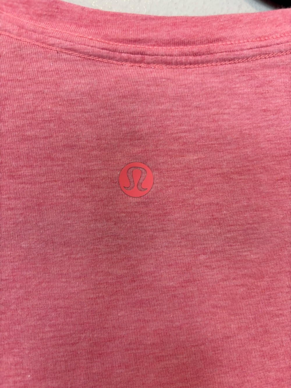 lululemon athletica Heathered Pink Short Sleeve Crew 124 - Picture 3 of 3